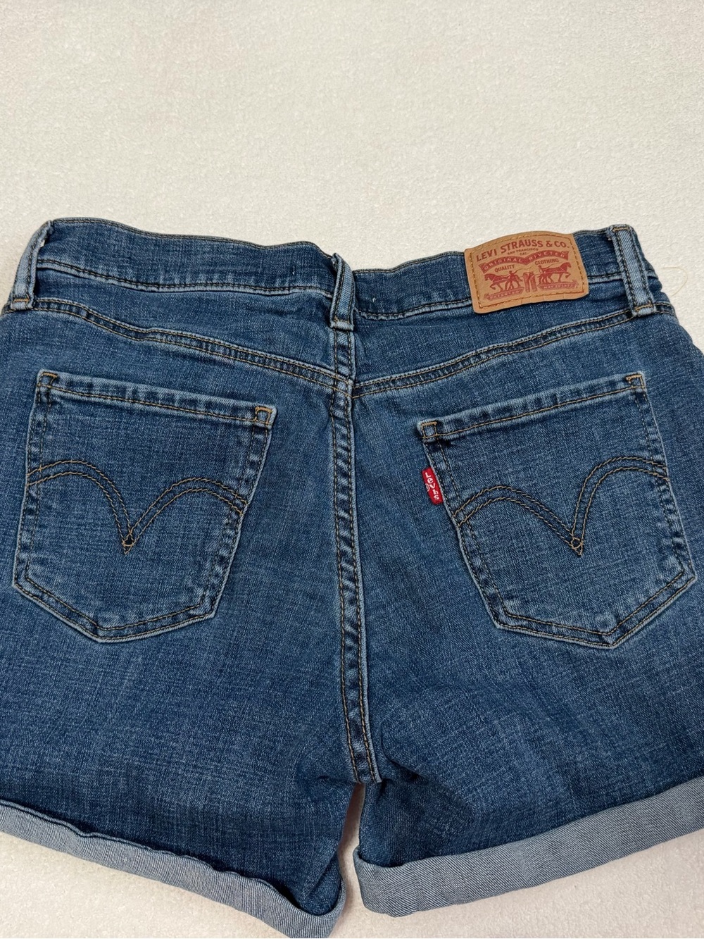 Levi's Blue Distressed Denim Mid Length Roll-Cuff Shorts Size 27 - Picture 3 of 4